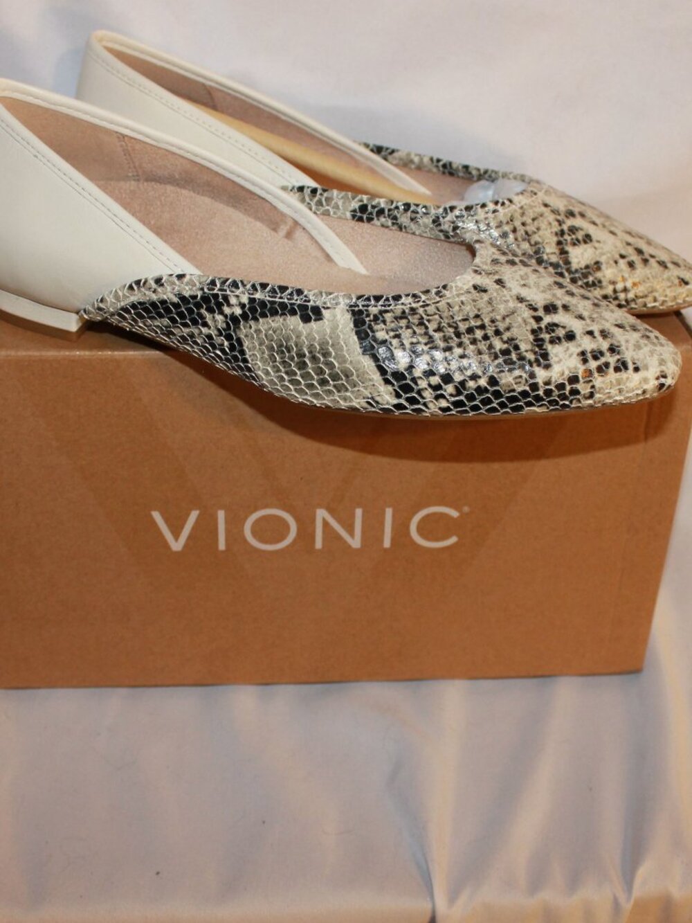 Vionic Gracia Ballet Flats